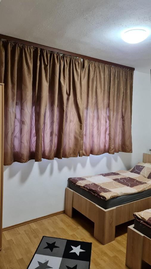 Arató Vendégház Pécs Esterno foto